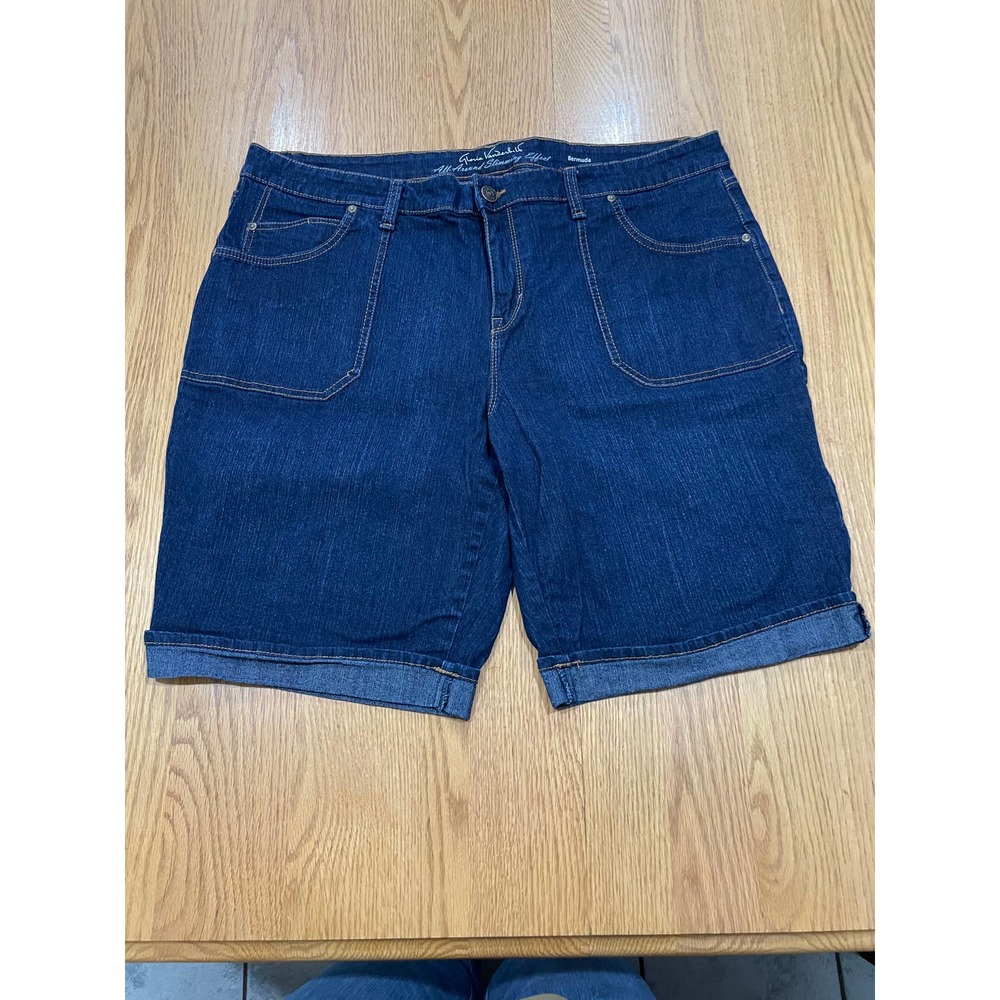 Gloria Vanderbilt Women's All-Around Slimming effect Bermuda Short 18W (A5)